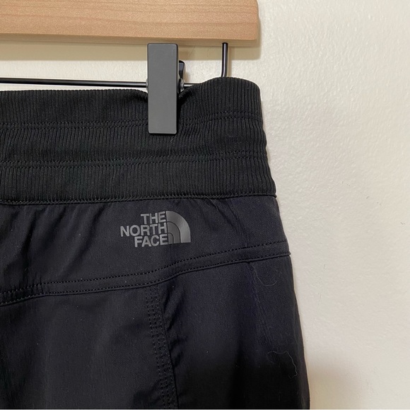 The North Face Aphrodite 2.0 Ruched Black Drawstring Capri Pants - Picture 9 of 11